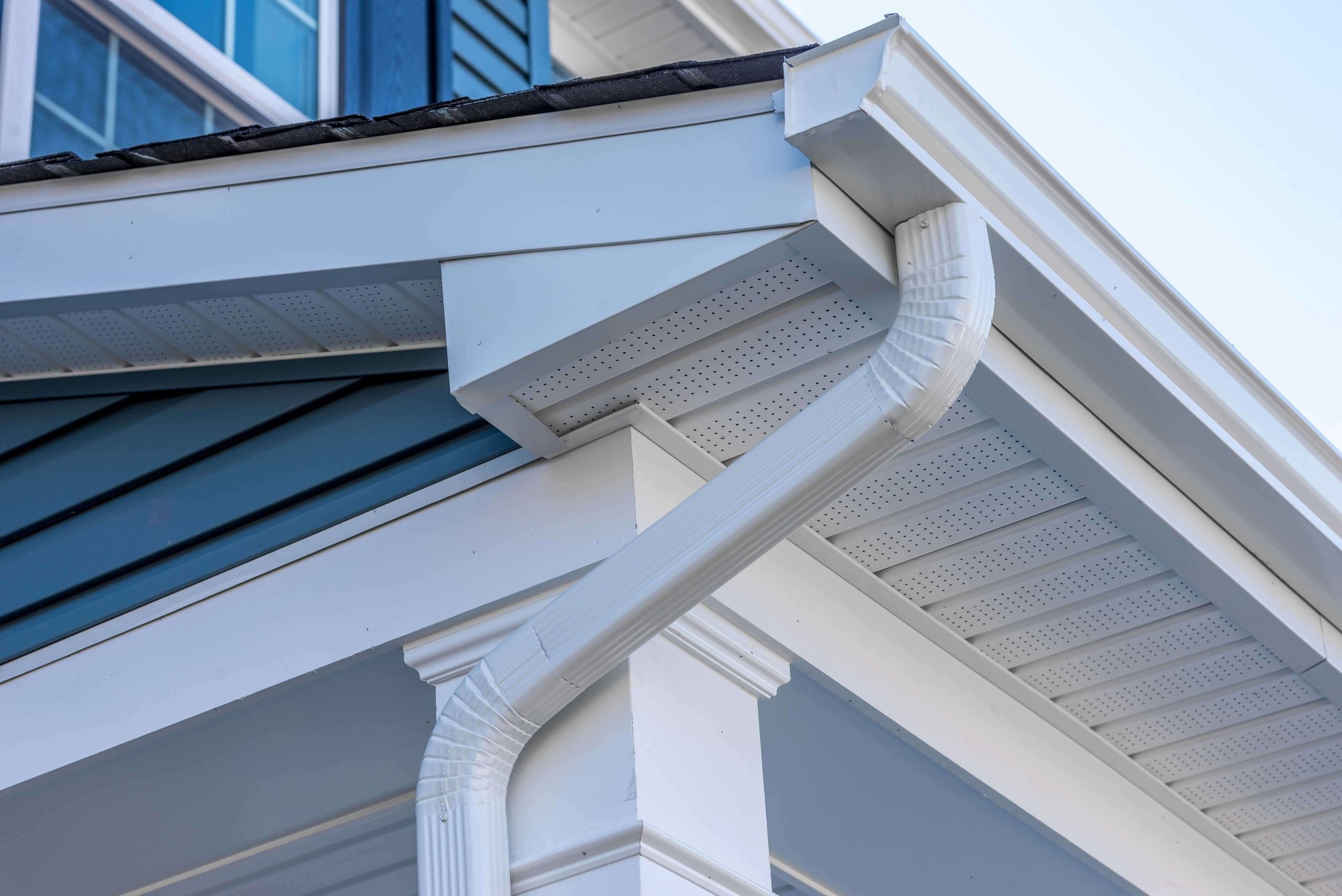 Cheap and durable vinyl gutters installation in Gulfport